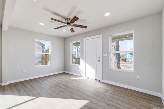 2042 Hicks, San Antonio, TX 78210