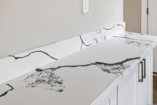 2042 Hicks, San Antonio, TX 78210