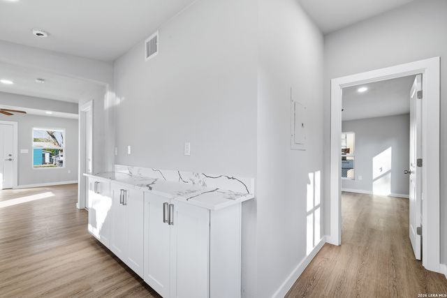 2042 Hicks, San Antonio, TX 78210