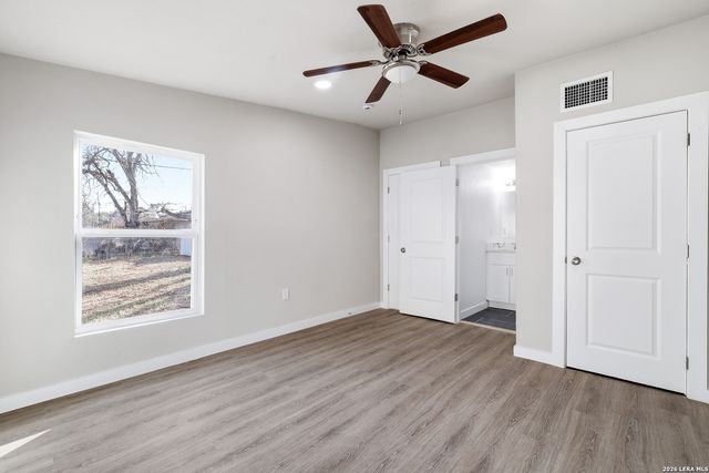 2042 Hicks, San Antonio, TX 78210