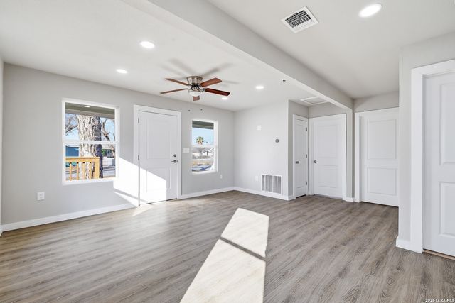 2042 Hicks, San Antonio, TX 78210