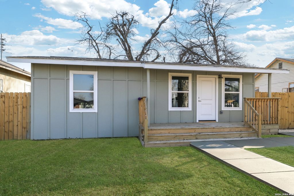 2042 Hicks, San Antonio, TX 78210