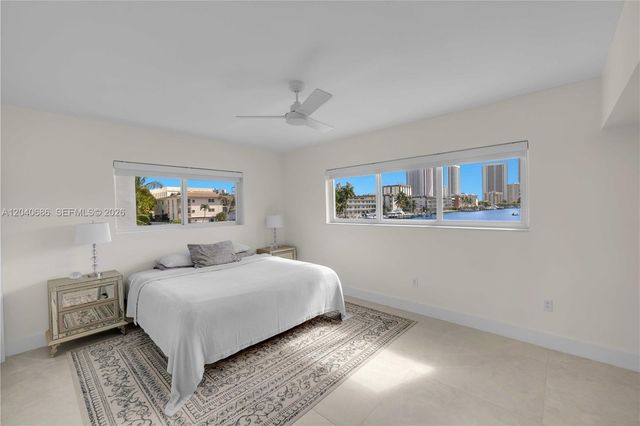 462 Golden Isles Dr 211, Hallandale Beach, FL 33009