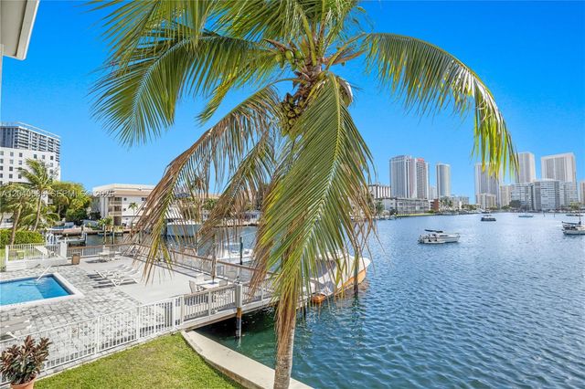 462 Golden Isles Dr 211, Hallandale Beach, FL 33009