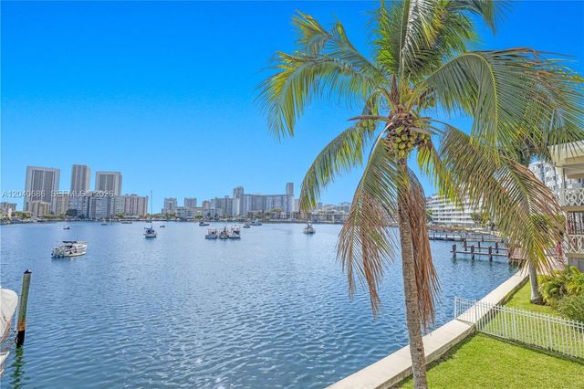 462 Golden Isles Dr 211, Hallandale Beach, FL 33009