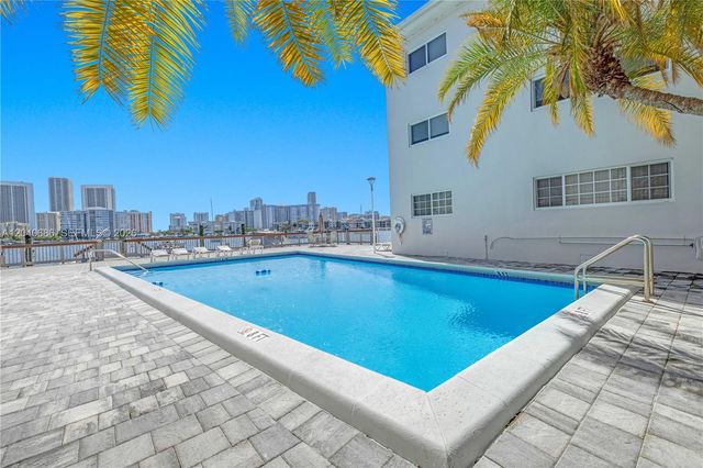 462 Golden Isles Dr 211, Hallandale Beach, FL 33009