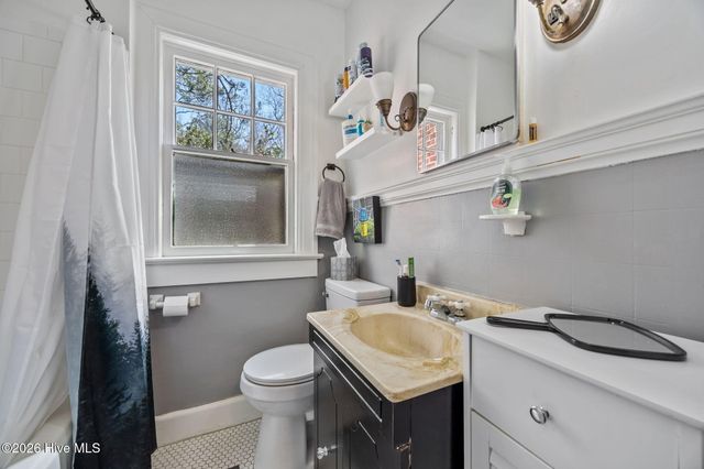 115 N Academy Street, Washington, NC 27889