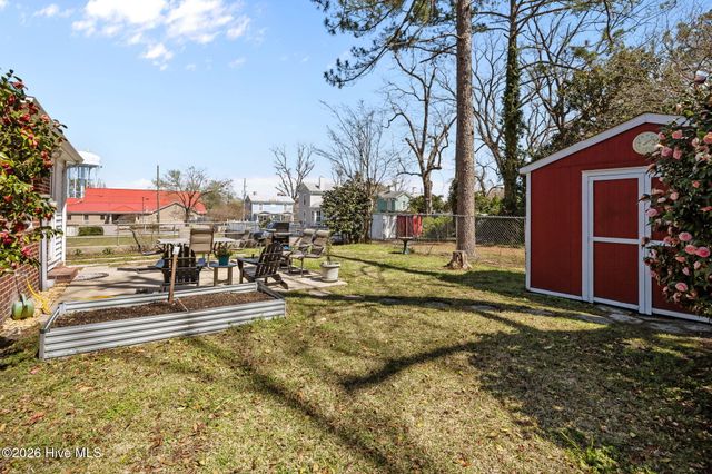 115 N Academy Street, Washington, NC 27889