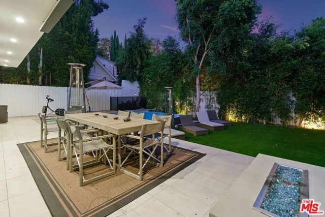 1738 Nichols Canyon Road, Los Angeles, CA 90046