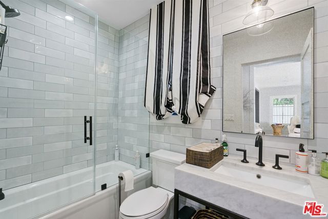 1738 Nichols Canyon Road, Los Angeles, CA 90046