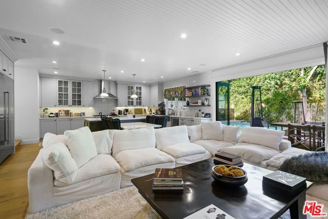 1738 Nichols Canyon Road, Los Angeles, CA 90046