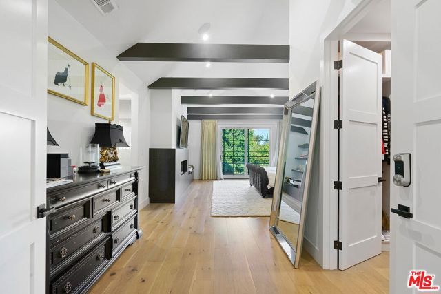 1738 Nichols Canyon Road, Los Angeles, CA 90046