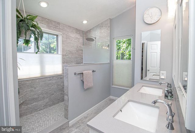 1724 ALGONQUIN RD, Frederick, MD 21701