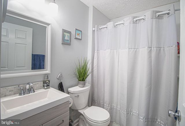 1724 ALGONQUIN RD, Frederick, MD 21701