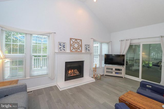 1724 ALGONQUIN RD, Frederick, MD 21701