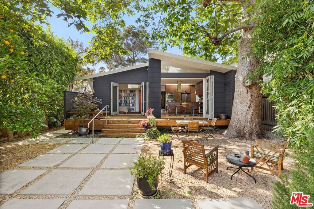 Image 1 of property listing at 712 Copeland Court, Santa Monica, CA 90405