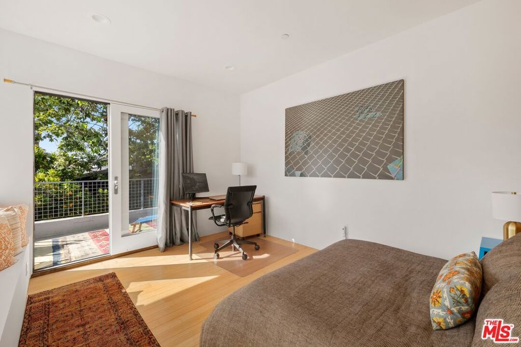 Image 20 of property listing at 712 Copeland Court, Santa Monica, CA 90405
