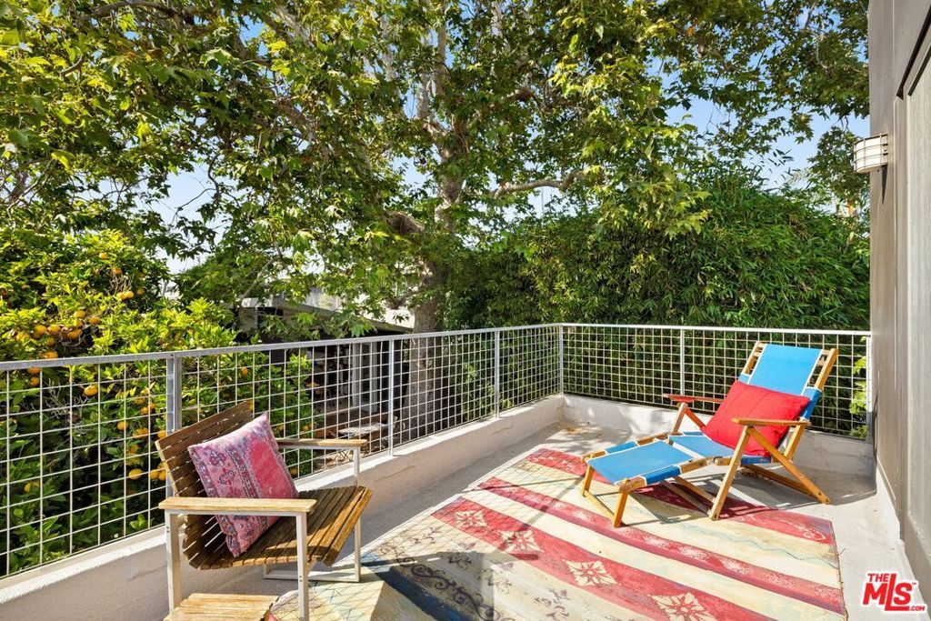Image 22 of property listing at 712 Copeland Court, Santa Monica, CA 90405