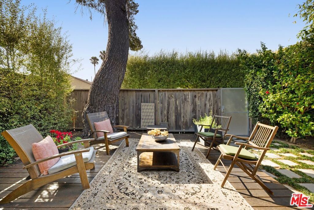 Image 23 of property listing at 712 Copeland Court, Santa Monica, CA 90405