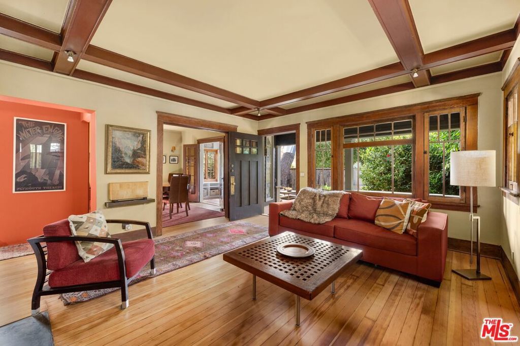 Image 3 of property listing at 712 Copeland Court, Santa Monica, CA 90405