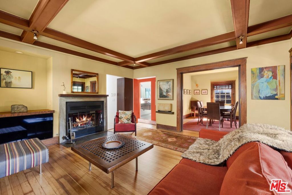 Image 4 of property listing at 712 Copeland Court, Santa Monica, CA 90405