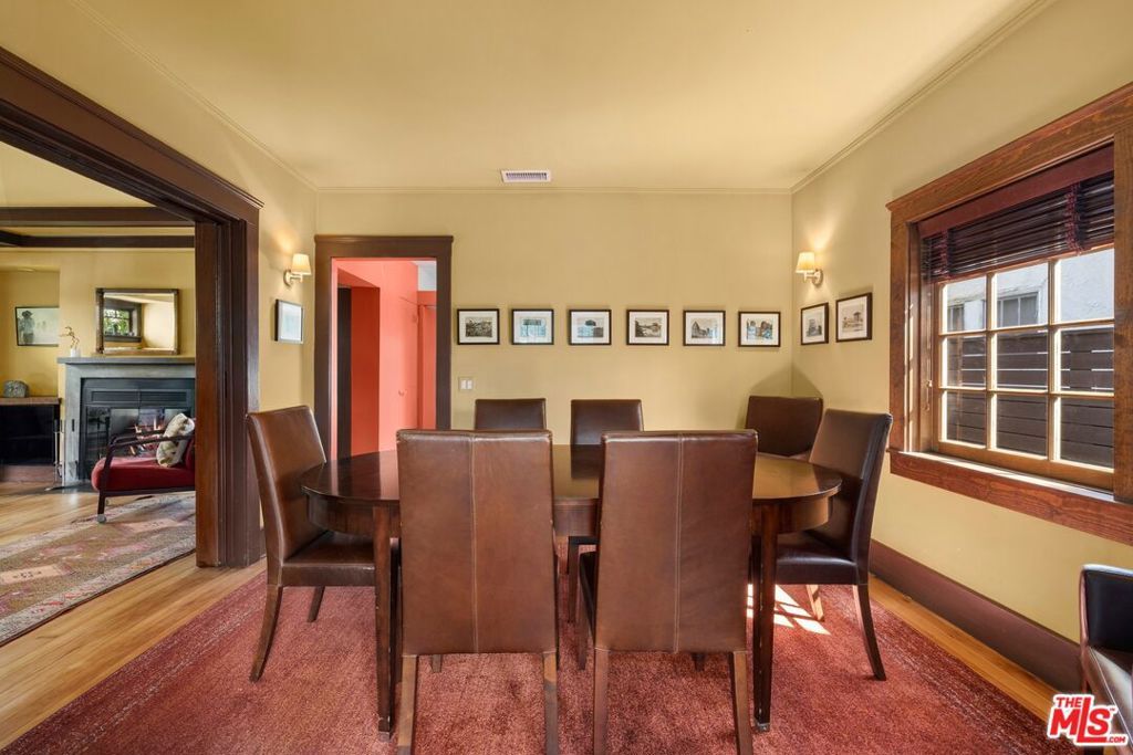 Image 5 of property listing at 712 Copeland Court, Santa Monica, CA 90405