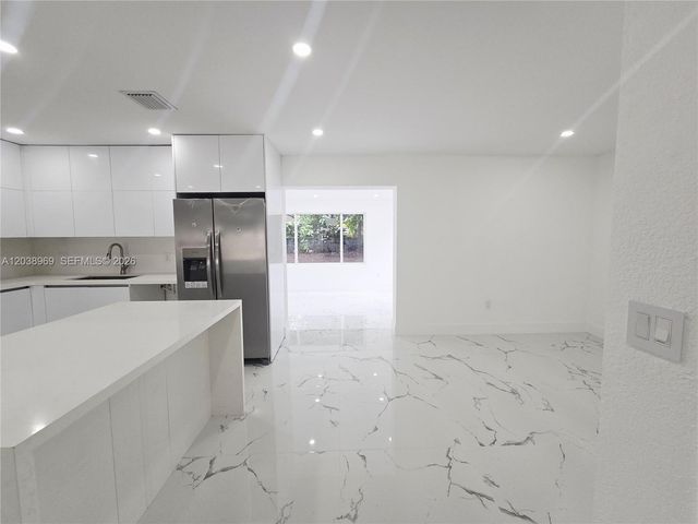 2530 NW 111th Street, Miami, FL 33167