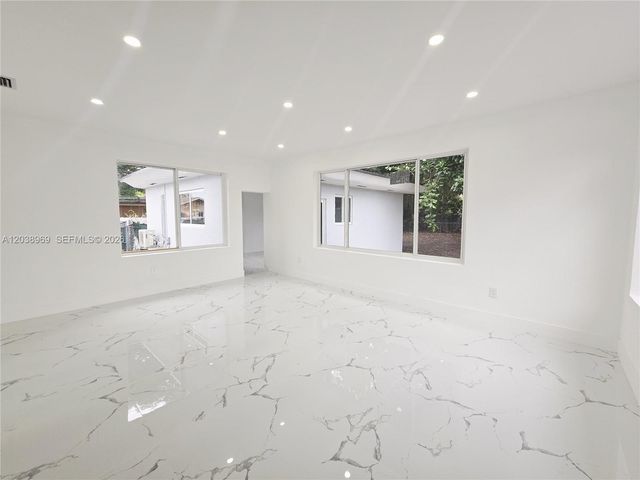 2530 NW 111th Street, Miami, FL 33167
