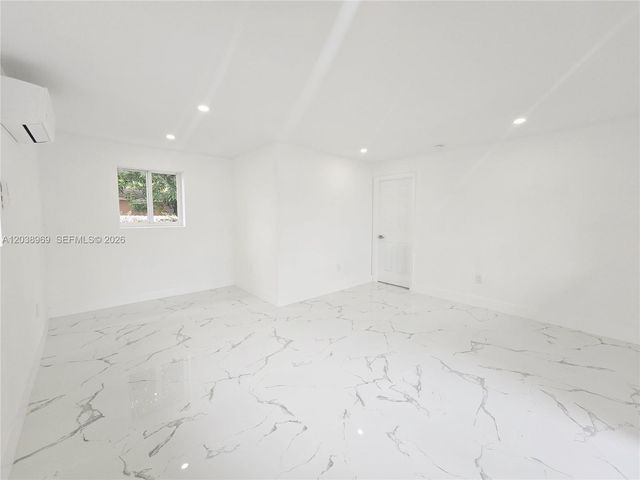 2530 NW 111th Street, Miami, FL 33167