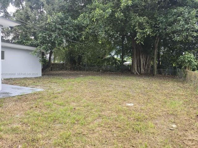 2530 NW 111th Street, Miami, FL 33167