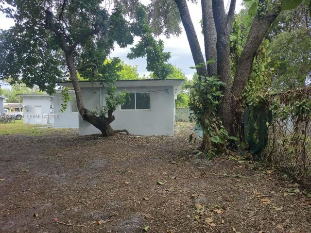 2530 NW 111th Street, Miami, FL 33167