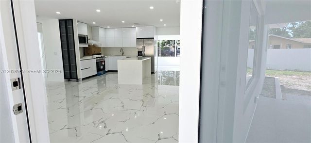 2530 NW 111th Street, Miami, FL 33167