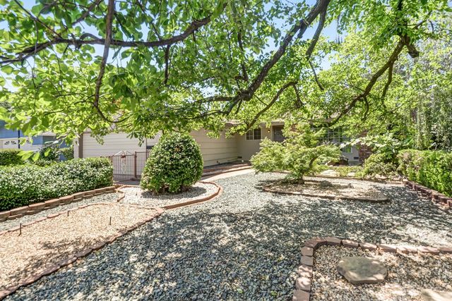 8944 New Dawn Dr, Sacramento, CA 95826