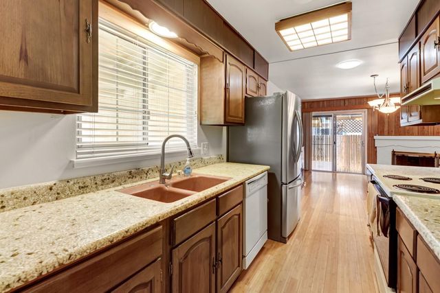 8944 New Dawn Dr, Sacramento, CA 95826