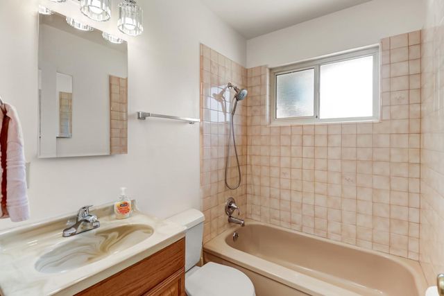 8944 New Dawn Dr, Sacramento, CA 95826