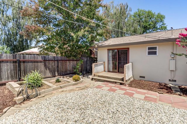 8944 New Dawn Dr, Sacramento, CA 95826