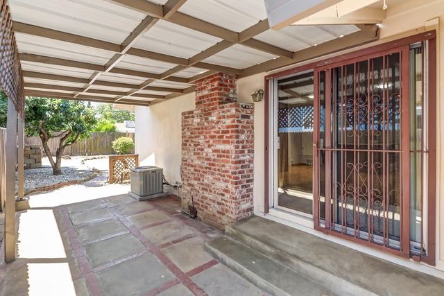 8944 New Dawn Dr, Sacramento, CA 95826