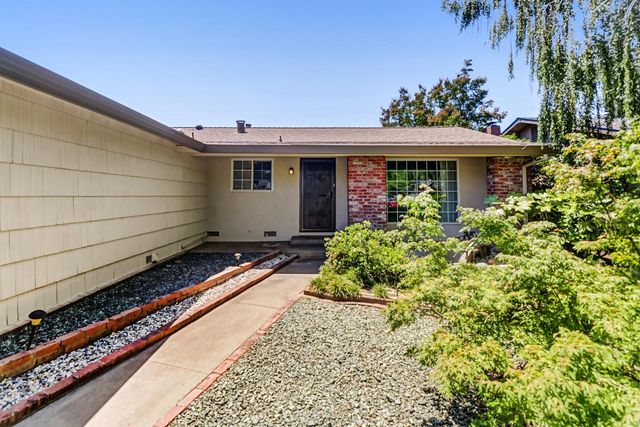 8944 New Dawn Dr, Sacramento, CA 95826
