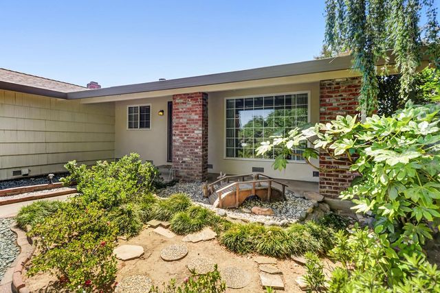 8944 New Dawn Dr, Sacramento, CA 95826
