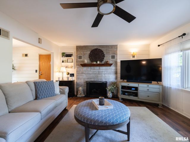 2206 GLENDALE Avenue, Pekin, IL 61554