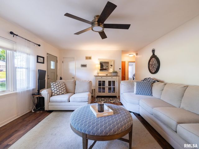 2206 GLENDALE Avenue, Pekin, IL 61554