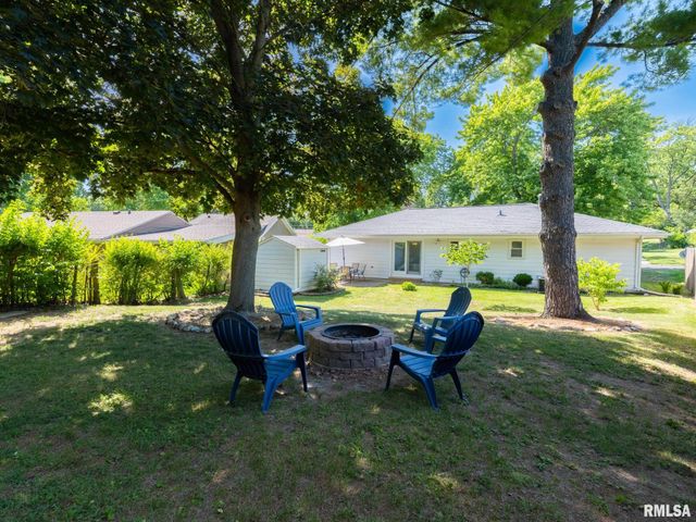 2206 GLENDALE Avenue, Pekin, IL 61554
