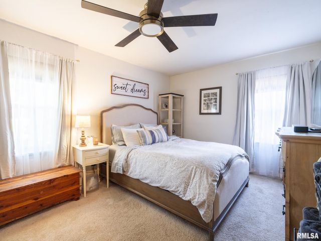 2206 GLENDALE Avenue, Pekin, IL 61554