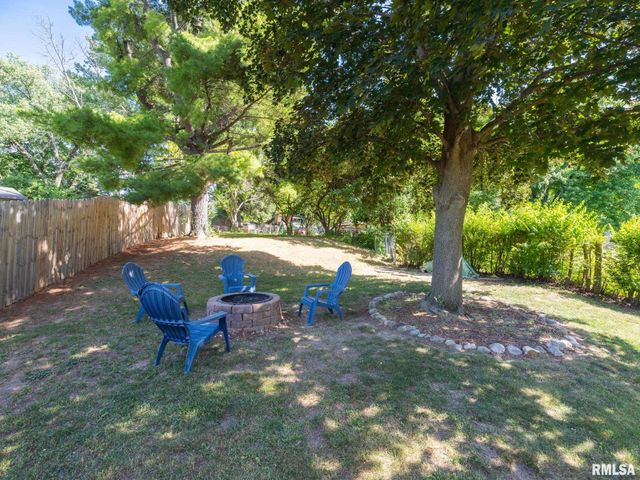 2206 GLENDALE Avenue, Pekin, IL 61554