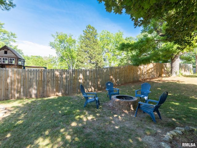 2206 GLENDALE Avenue, Pekin, IL 61554