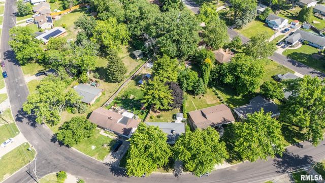 2206 GLENDALE Avenue, Pekin, IL 61554