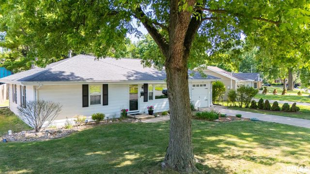 2206 GLENDALE Avenue, Pekin, IL 61554