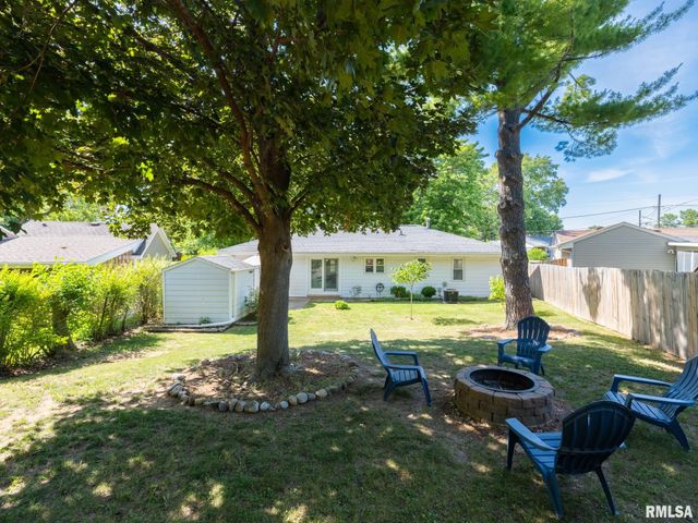 2206 GLENDALE Avenue, Pekin, IL 61554