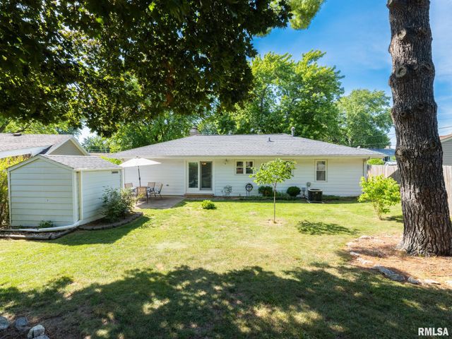 2206 GLENDALE Avenue, Pekin, IL 61554