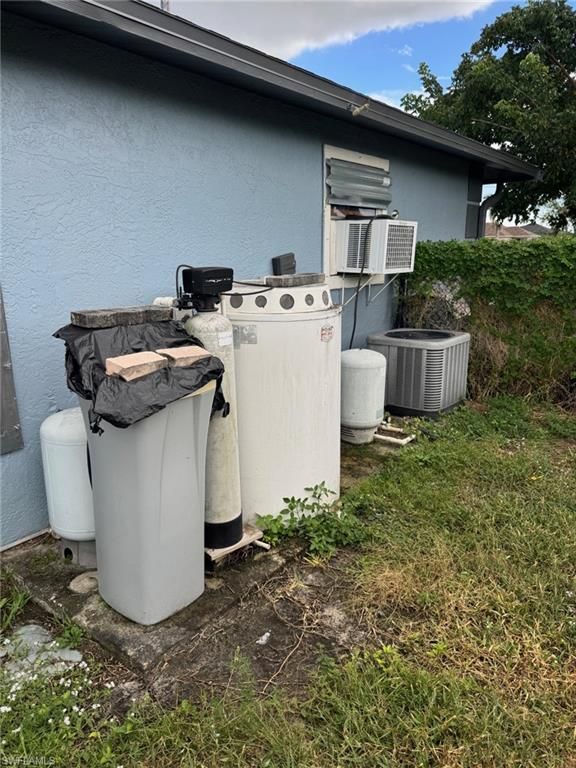 Image 42 of property listing at 1941 NE 14th ST, Cape Coral, FL 33909